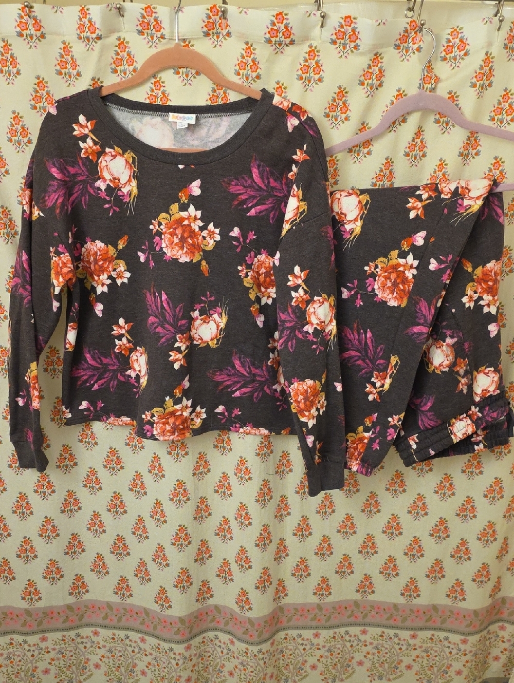 LuLaRoe Lulu Pants And Sweatshirt Set with Pink & Orange Floral Print